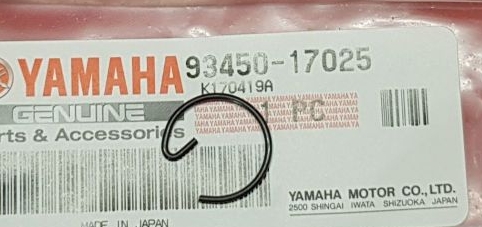 93450-17025 x 1 YAMAHA PISTON CIRCLIPS 	(8409910090)